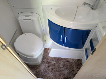 Karavan Chateau, rv 1998, 1000 kg, wc, platná STK, předstan - 11