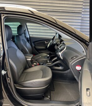 Hyundai ix35 100 kW, 2.0 CRDi, 4x4, UZÁVĚRKA, KŮŽE - 11