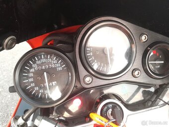 Moto Suzuki GSX-R 750 w z roku 1993 - 11