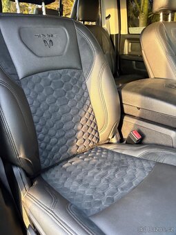 Dodge Ram 1500 Classic 5.7Hemi 2019 verze MONSTER - 11