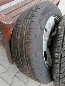 Alu kola 18” Dodge Challenger originální + letní pneu zánovn - 11