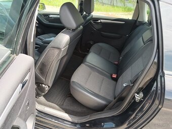 Mercedes B150 - 11
