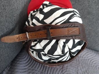 Stará retro helma kokoska za 949,- - 11