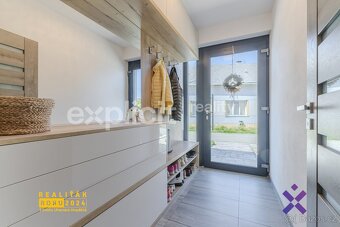 Prodej rodinného domu 4+kk 204 m2, pozemek 465 m2  - Blatnic - 11
