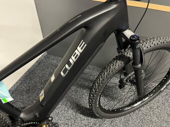 CUBE Reaction Hybrid RACE 800 vel. XL 2025 NOVÉ - 11