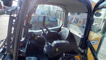 Smykový nakladač JCB 155 - 11