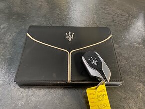 Maserati Ghibli  v6  TwinTurbo  model q4 - 11