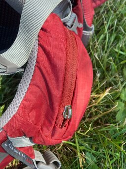 Krosnička Osprey Poco Premium - 11