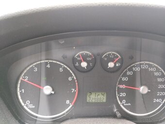 Ford Focus 1.6i 74 kW - 11