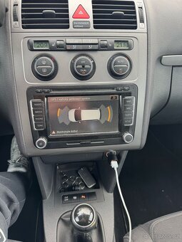 VW Touran 2.0 TDI 7 míst - 11