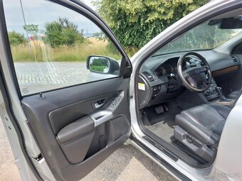 Volvo XC 90 2,4 D5 120kW 4x4  GEARTRONIC  7-MÍST - 11