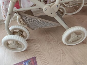 Luxusní kočárek pro panenky - 11