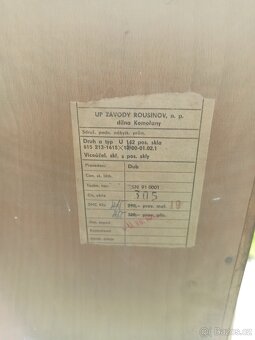 Knihovna/ regál/ úložné prostory - 11