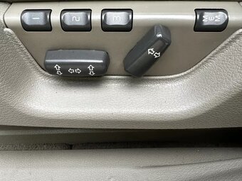 Volvo XC90 2.9 T6 200kW 4x4 AWD Benzín Automat Kůže Xenony - 11
