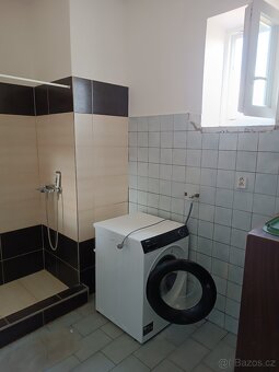 Pronajmu pokoj v rodinném domě ve Starém Městě. - 11