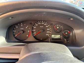Nissan Almera 2.2 DiD - 11