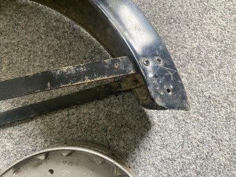 náhradní díly jawa čz blatník střed kola - 11