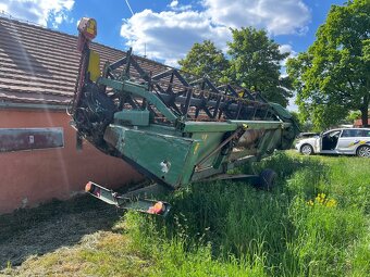 sklízecí mlátička John Deere 2064 - 11