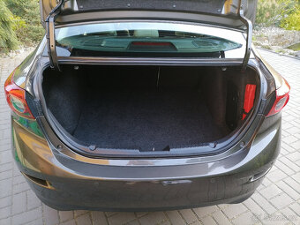 Mazda 3 2.0i88kwSkyactivRevolutionSPORTnaviBoseHeadUP - 11