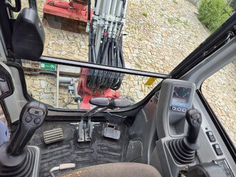 Takeuchi TB 225 2.5t - 11