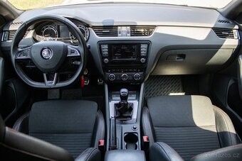 Škoda Octavia Combi 2.0 TFSI RS - 11