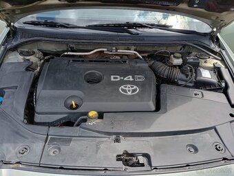 Avensis - 11