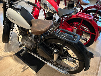 Jawa 250 " pérák " Fr. Janeček + 2 x ČZ 150 C - 11