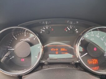 Prodám Peugeot 5008 2,0HDI 110kw r.v.2014 - 11