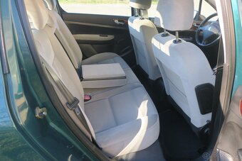 PEUGEOT 307 1.616V, BOHATÁ VÝBAVA - 11