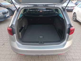 VW Passat B8 GTE Variant 1.4eTSI 160kW DSG 109tkm Matrix ACC - 11