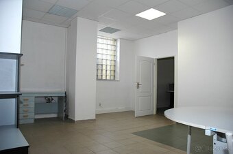 Pronájem nebytových/komerčních/kancelářských prostor - 11