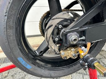 Suzuki gsx-r 750 K5, okruhovka - 11