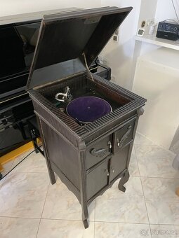 Starožitný gramofon na kliku - 11