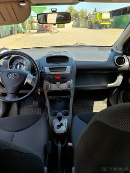Toyota Aygo 1,0i automat - 11