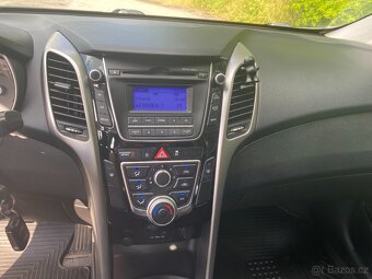 Hyundai i30 Hatchback 1.4i 73 kW - 11