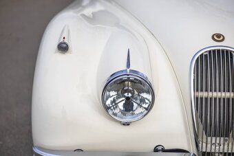 Jaguar XK120 Coupe - 11