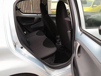 Toyota Aygo 1.0i 50kW rok 2009 naj.183tis. NOVÁ STK - 11