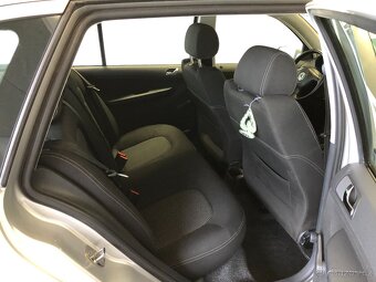 ŠKODA FABIA COMBI 1.4 16V SPORT - 11