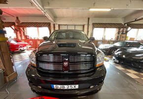 Dodge Ram SRT-10 - 11