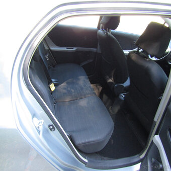 Toyota Yaris II 1,3VVT-i 64kw, AUTOMAT, Klimatizace - 11
