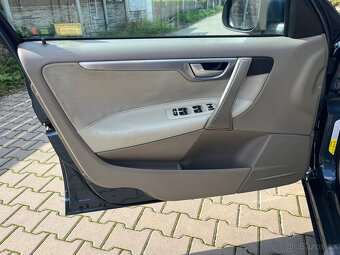 Volvo S60 2.4 D5 136kW - díly z vozu - 11