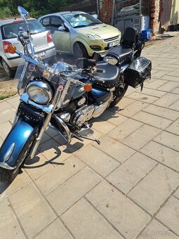 Suzuki Intruder Volusia 800 - 11