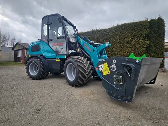 kolový kloubový nakladač, motor Kubota - 11