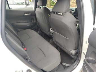 Predám havarovanú Toyota Corolla Cross 2.0 benzin+Hev 112 kW - 11