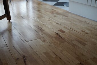 Celomasivní dřevěná podlaha HEVEA - 699,- Kč/ m2  - 11
