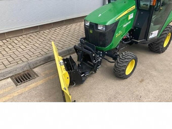 Traktor John Deere R - 11