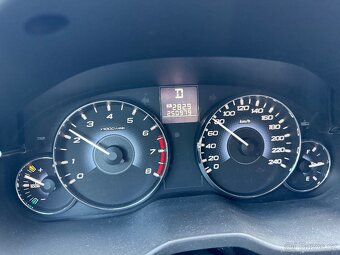 Subaru Legacy 2.5i LPG 2011 - 11