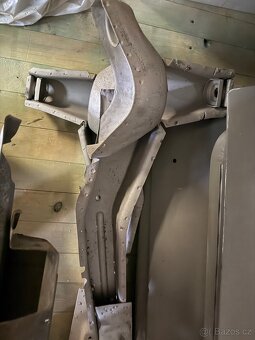 Prodáme díly na Škoda 1000 100 110 - 11