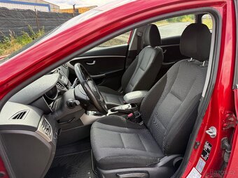 HYUNDAI I30 1.6 CRDI KOMBI 2017 VÝHŘEV KLIMA SENZORY - 11