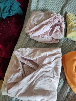 Matrace (nová) 60x120cm + 5x prostěradlo + mantinel - 11